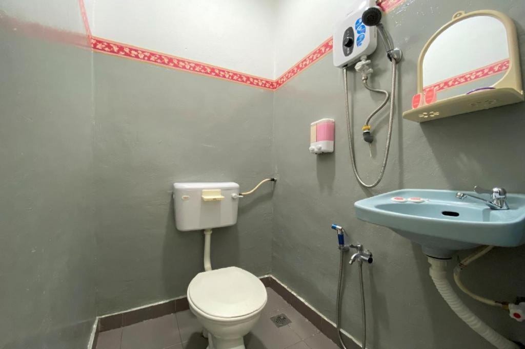 Oyo 90176 D'Cruz Sunrise Villa ปันไตเจอนัง ภายนอก รูปภาพ